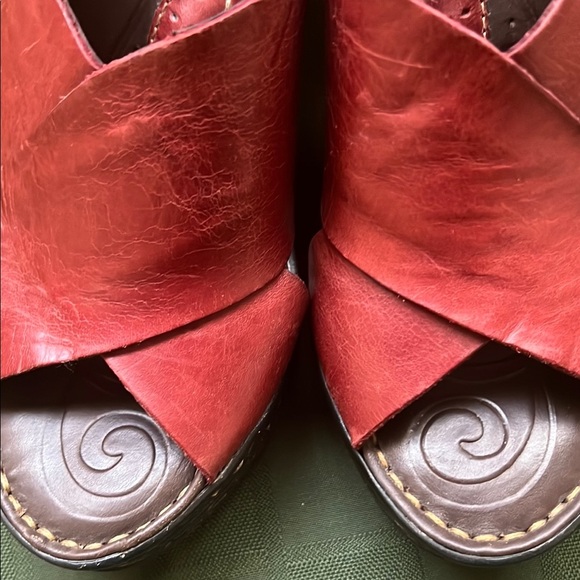 Women's Born Red Leather Sandals - Picture 4 of 9
